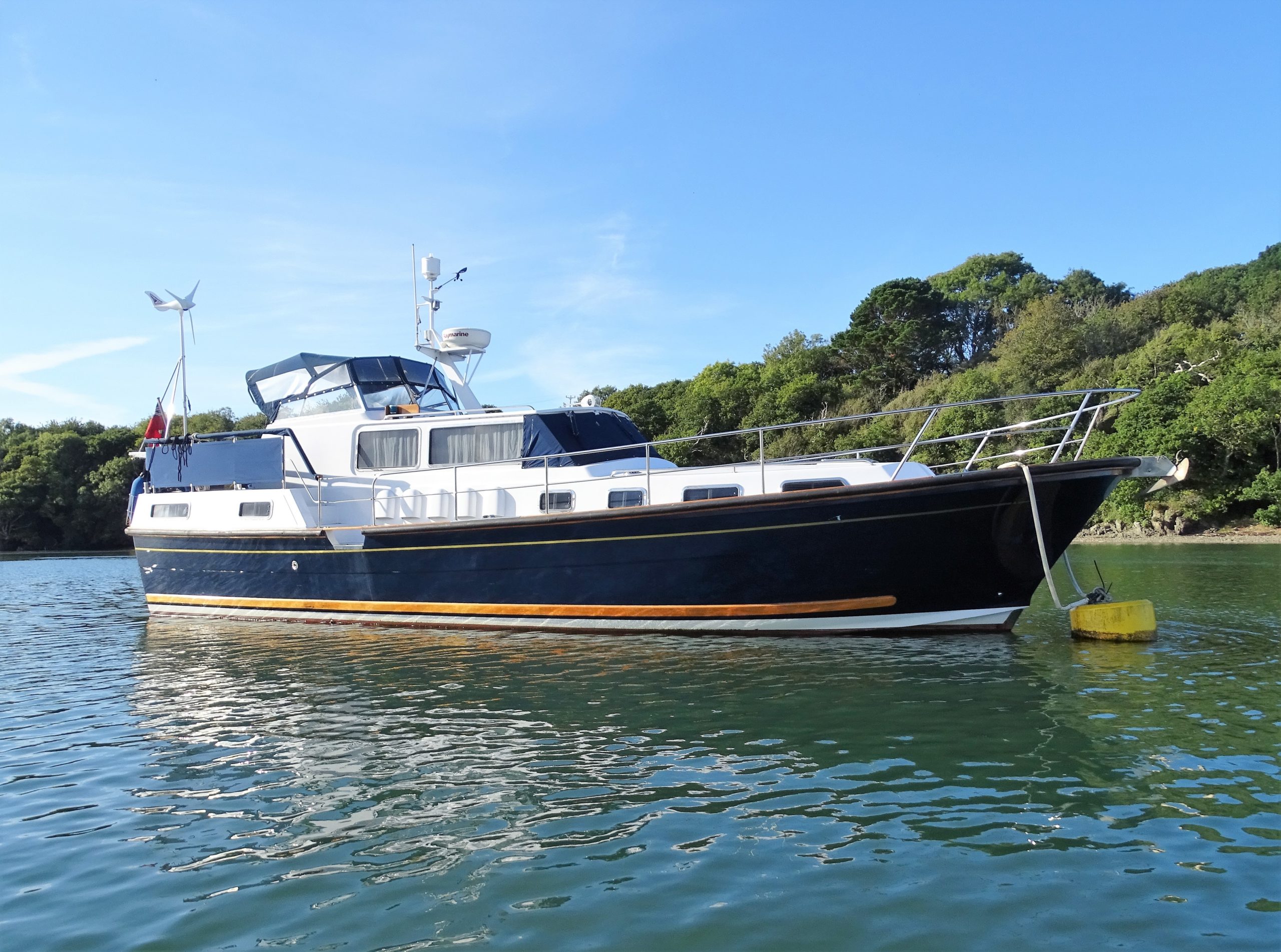 Stoneways Marine - Aquastar Motor Boat in Marina